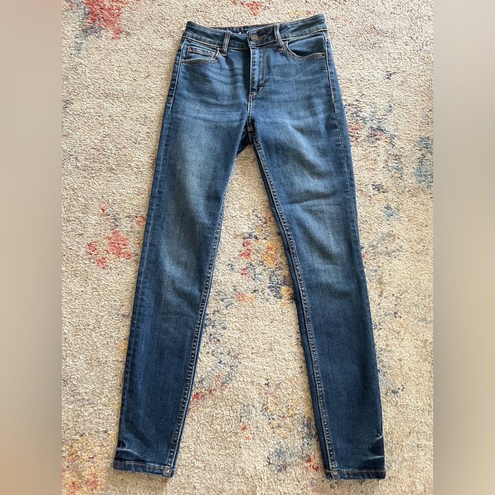 Hidden designer super soft skinny jeans. Bought in NYC boutique for over $100!